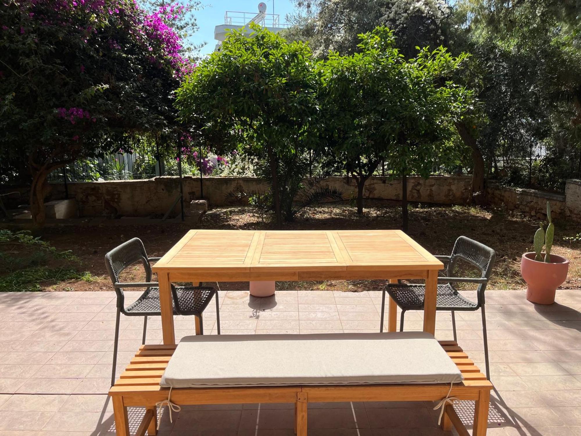 Vouliagmeni 2bed Garden Flat *