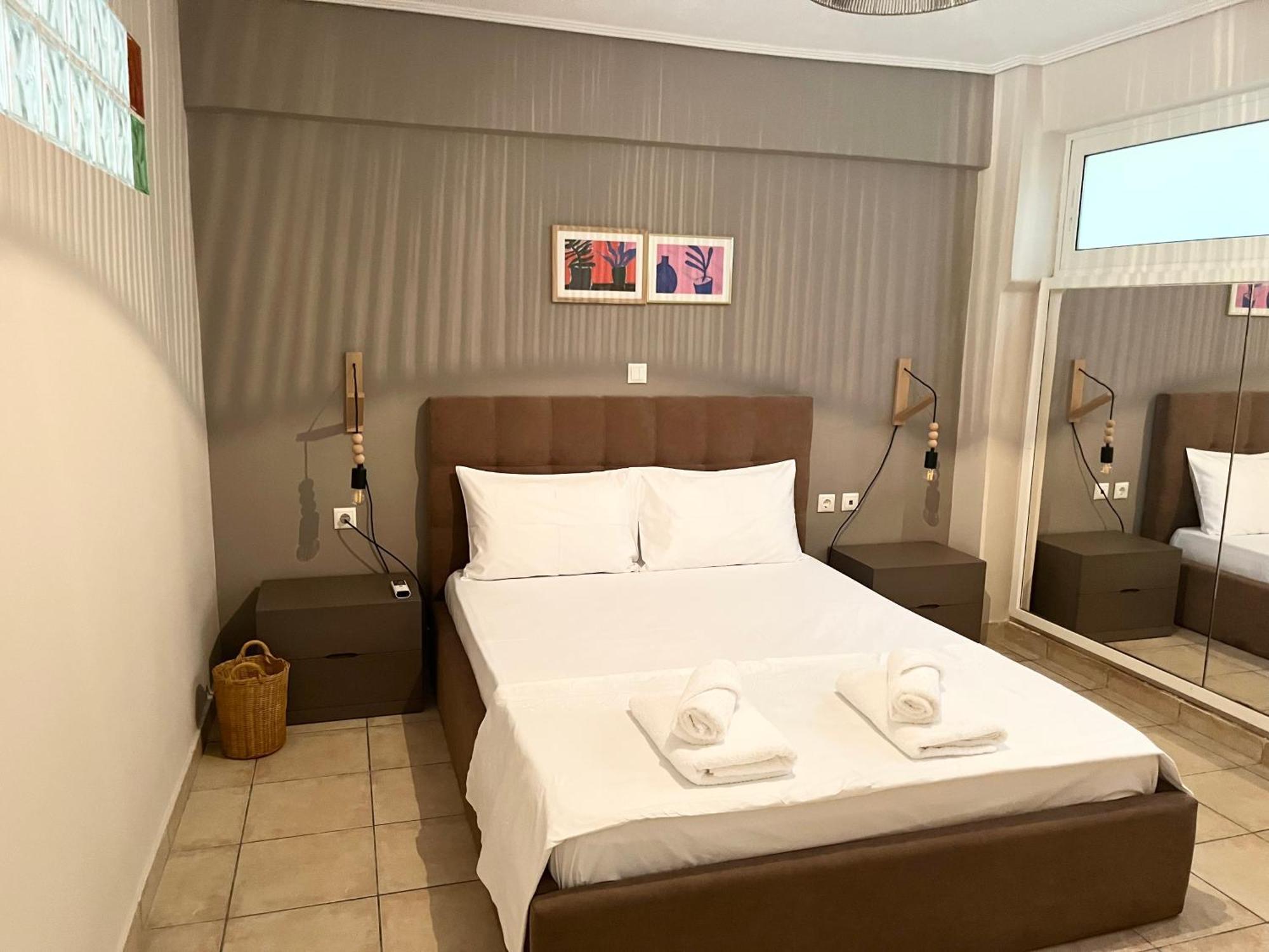 Vouliagmeni 2bed Garden Flat Apartment